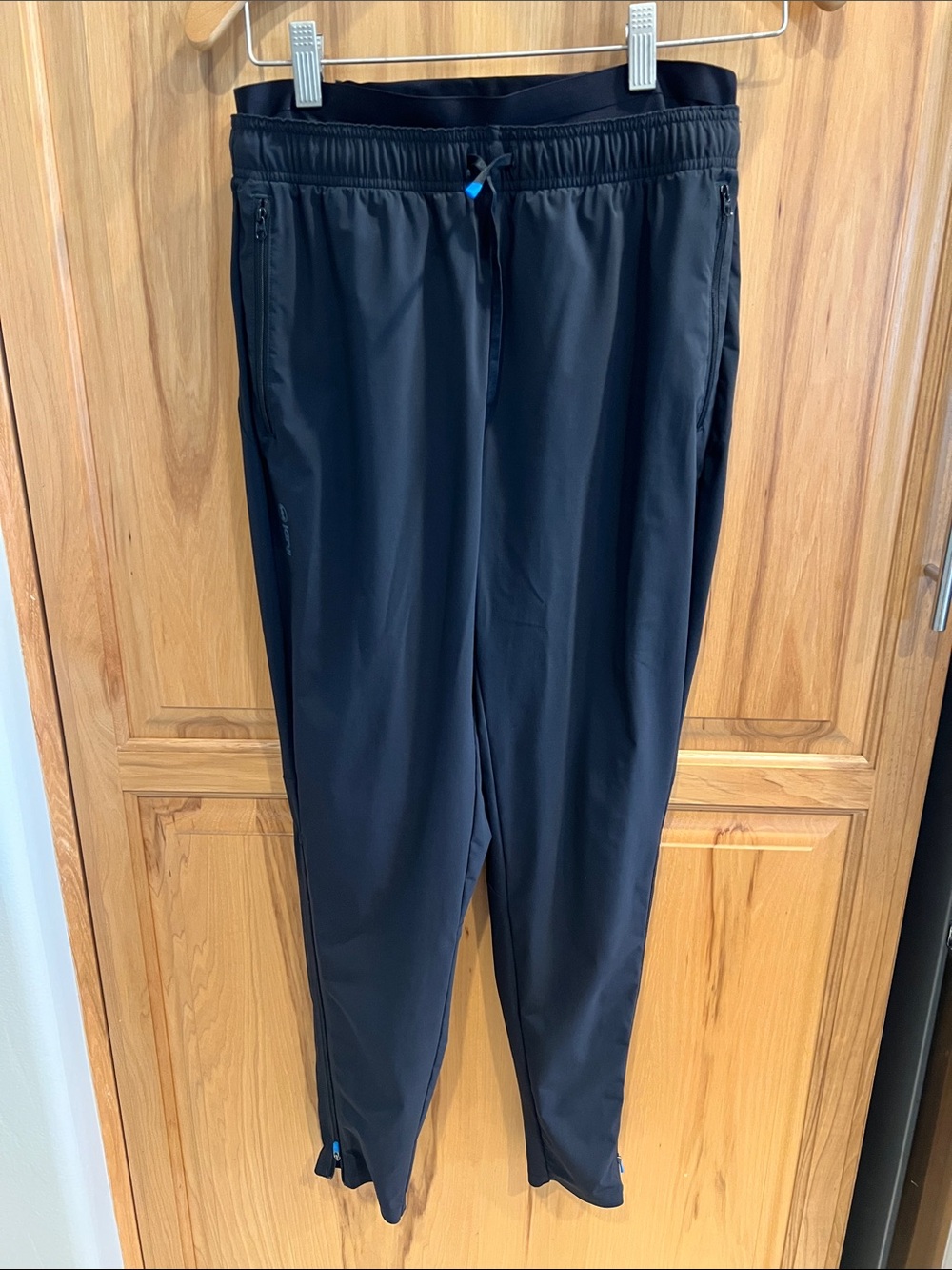 Janji Black womens joggers